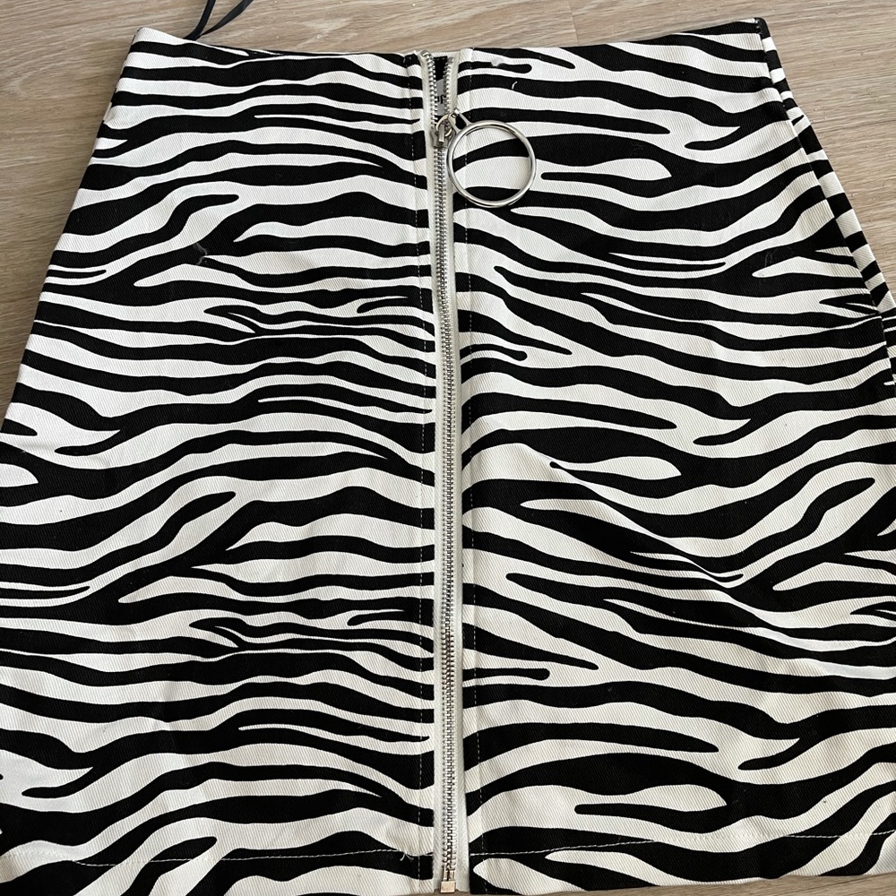 cute high wastes skirt